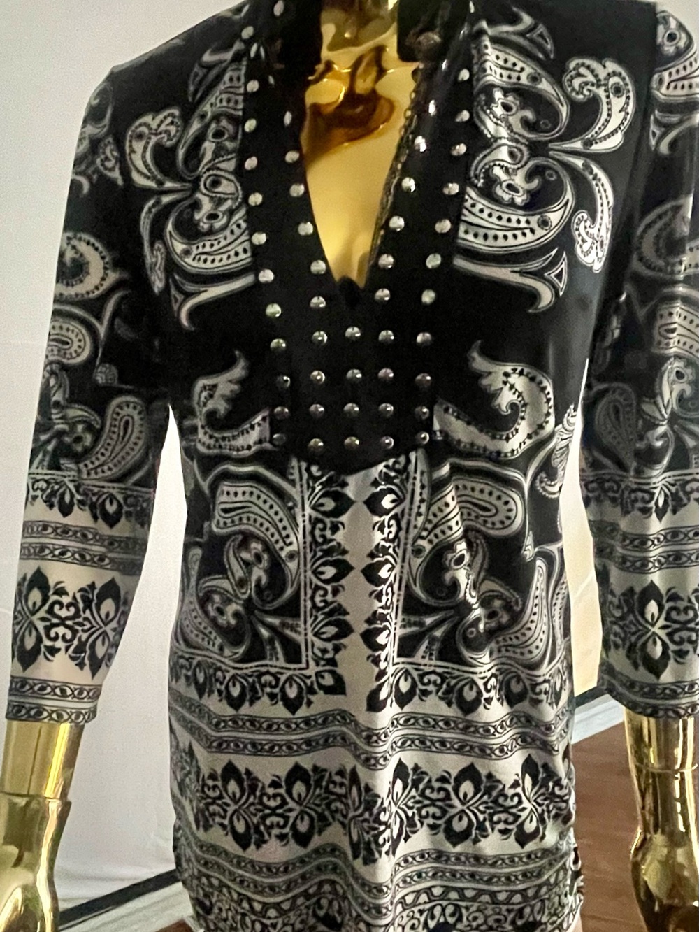 Forever 21 Black and White Paisley Stud-Trim V-Neck Tunic